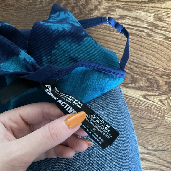 PINK Seamless Lightly Lined Sports Bra - Picture 4 of 4